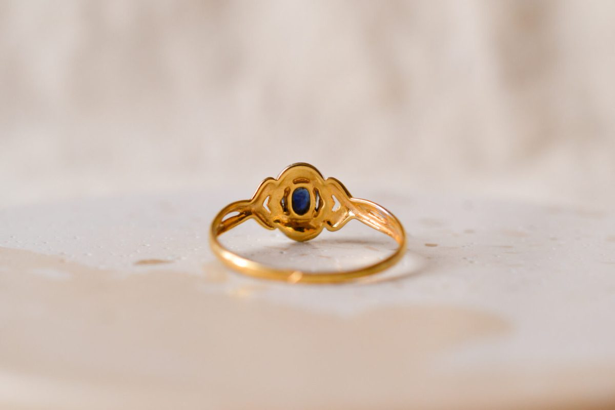 Bague en Or jaune 18 carats sertie d'un Saphir