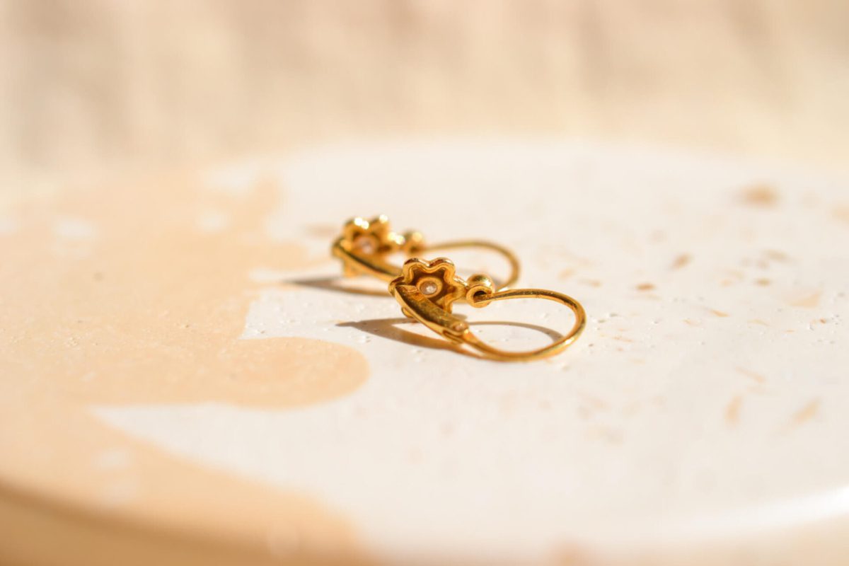 Dormeuses Vintage en Or jaune 18 carats serties d'Oxydes