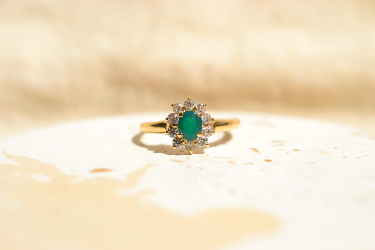 bague de fiançailles fleur