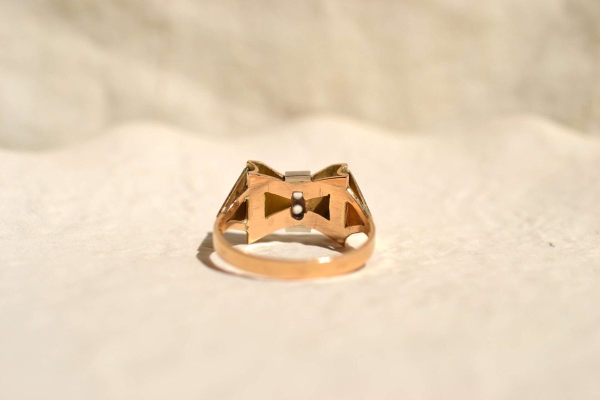 bague forme noeud