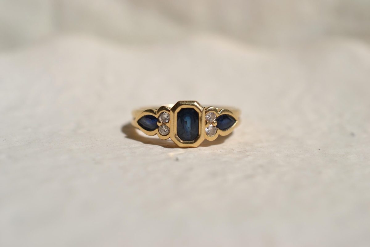 bague jarretière saphirs et diamants