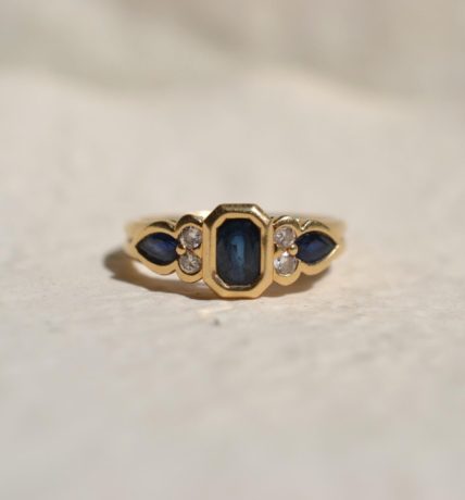 bague jarretière saphirs et diamants