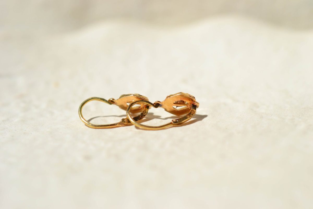 boucles d'oreilles anciennes