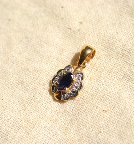 pendentif vintage saphir