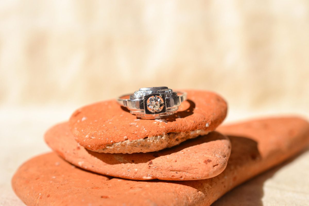 Bague Art Déco en Or blanc 18 carats sertie d'un Diamant