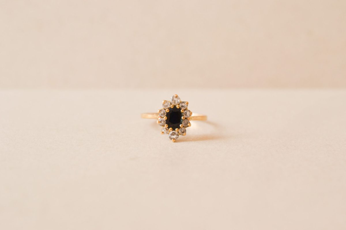 Bague Marguerite Saphir et pierres blanches