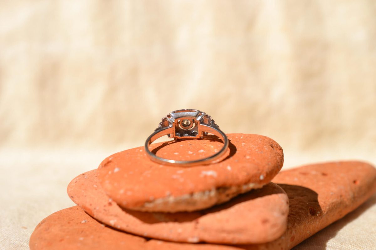 Bague Vintage en Or blanc 18 carats sertie d'un Diamant