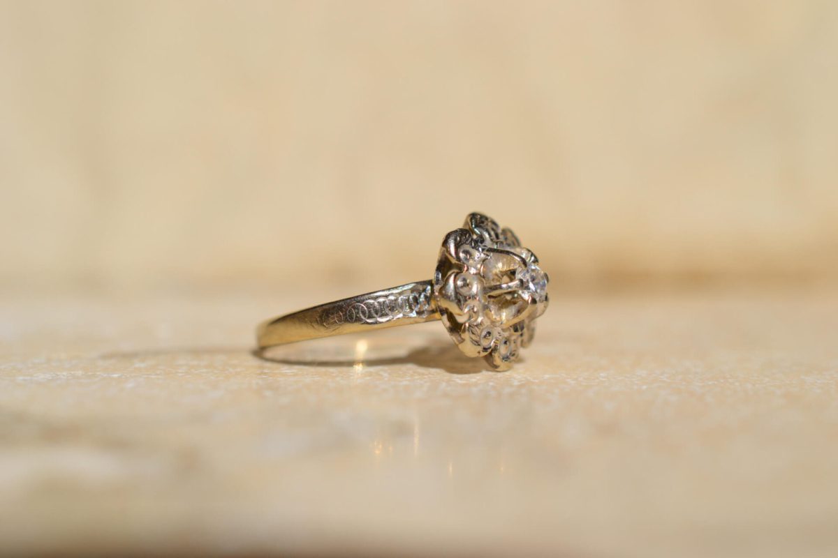 Bague ancienne en Or blanc 18 carats