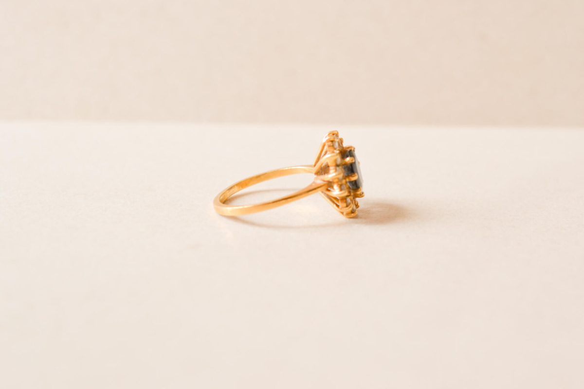 Bague ancienne en Or jaune 18 carats