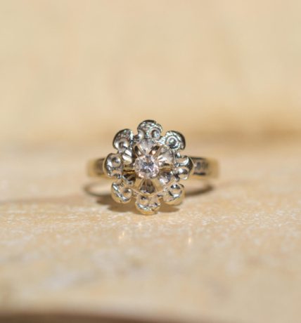 Bague fleur Or blanc 18 carats