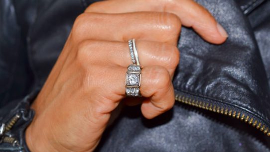 Bague de petit doigt en Or jaune 18 carats sertie de Diamants
