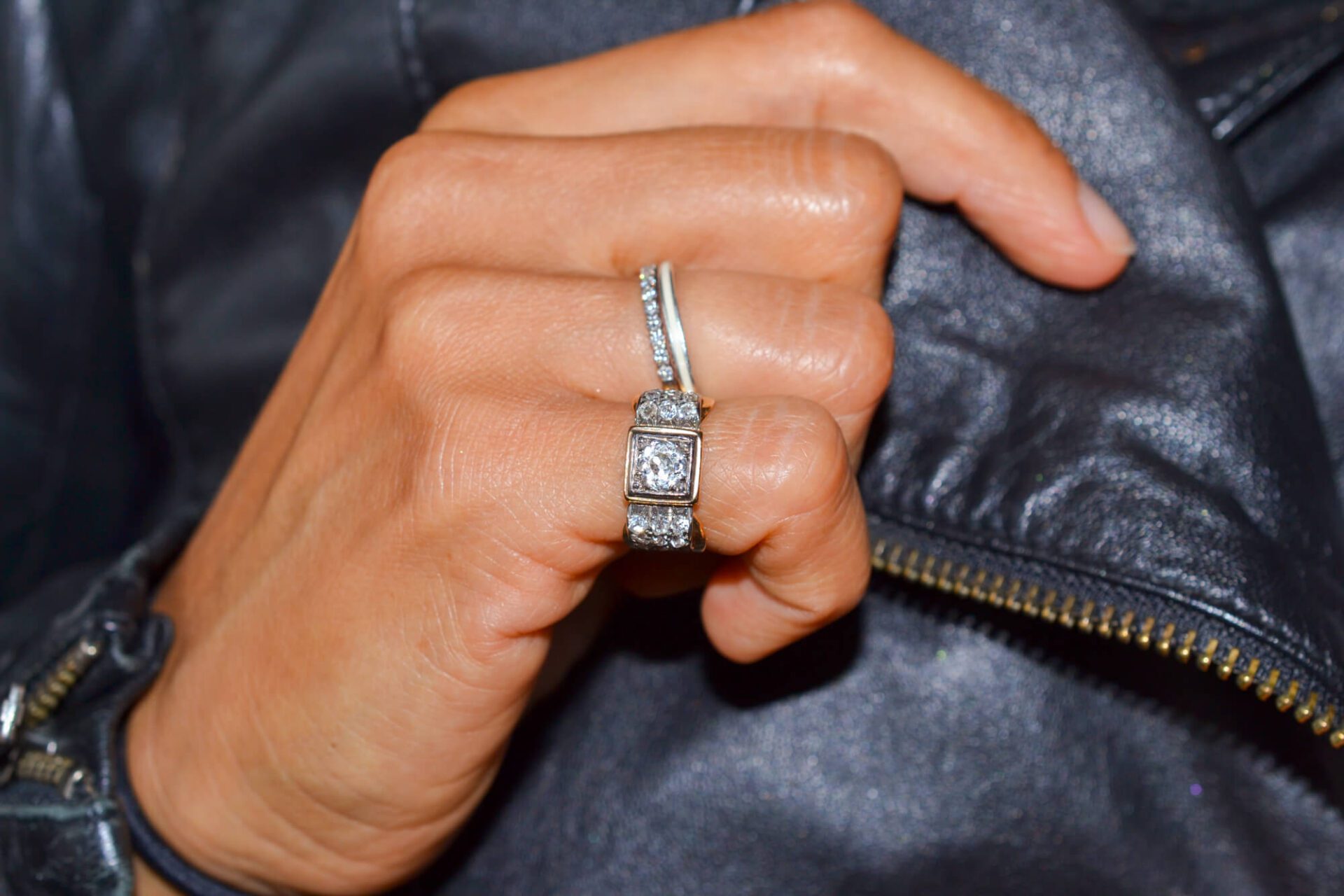 Bague de petit doigt en Or jaune 18 carats sertie de Diamants