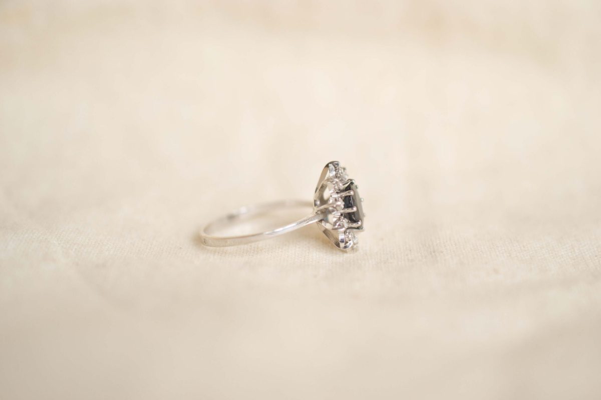 Bague Marguerite Or Blanc Saphir