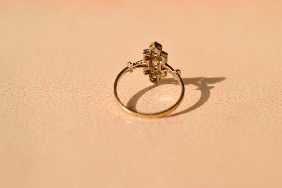 Bague Or Blanc et Diamants Art Déco