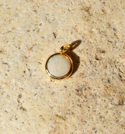 Pendentif Opale sertie clos