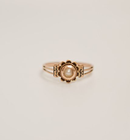 Bague Fleur ornée d'une Perle