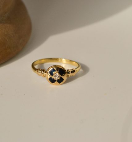 Bague diamant émail croix