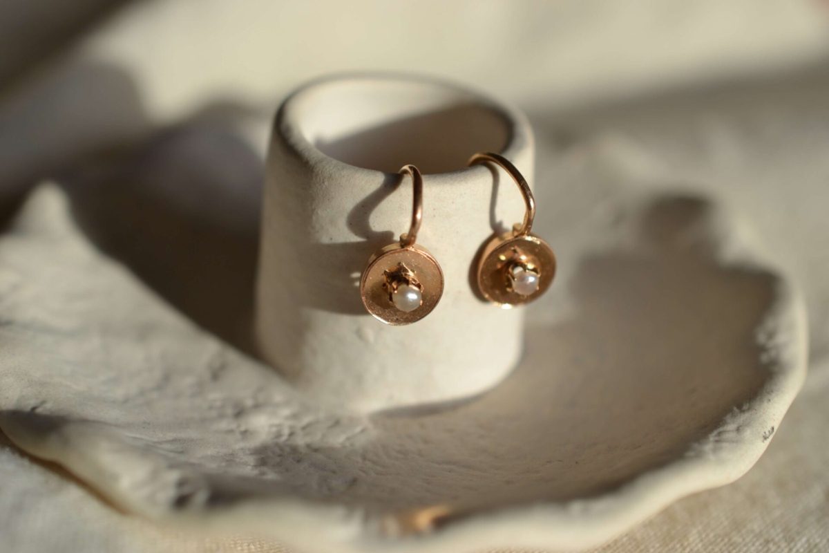 boucles d'oreilles dormeuses anciennes