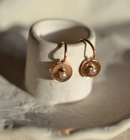 boucles d'oreilles dormeuses anciennes