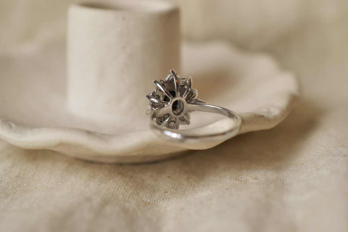 Bague Marguerite Or blanc Saphir