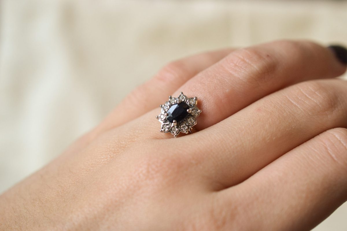 Bague Marguerite Or blanc Saphir