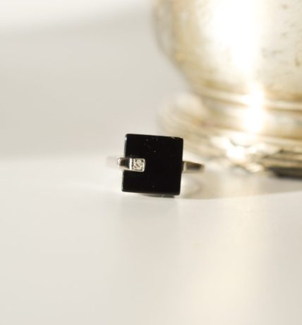 Bague Art Déco Onyx et Diamant