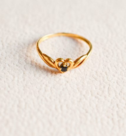Bague Saphir cœur et volutes