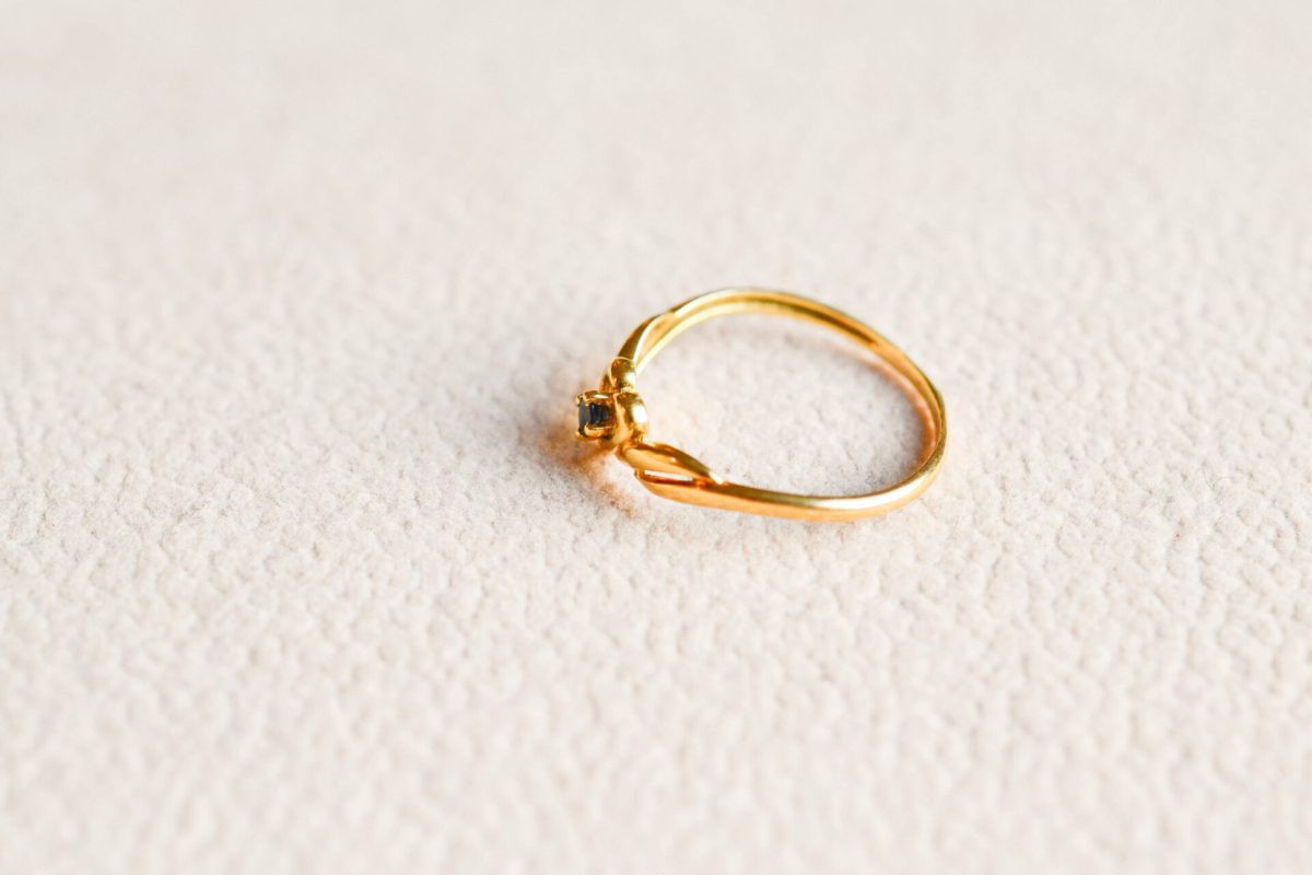 Bague Saphir cœur et volutes