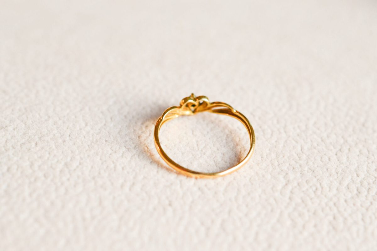 Bague Saphir cœur et volutes