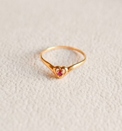 Bague Rubis et cœur ajouré