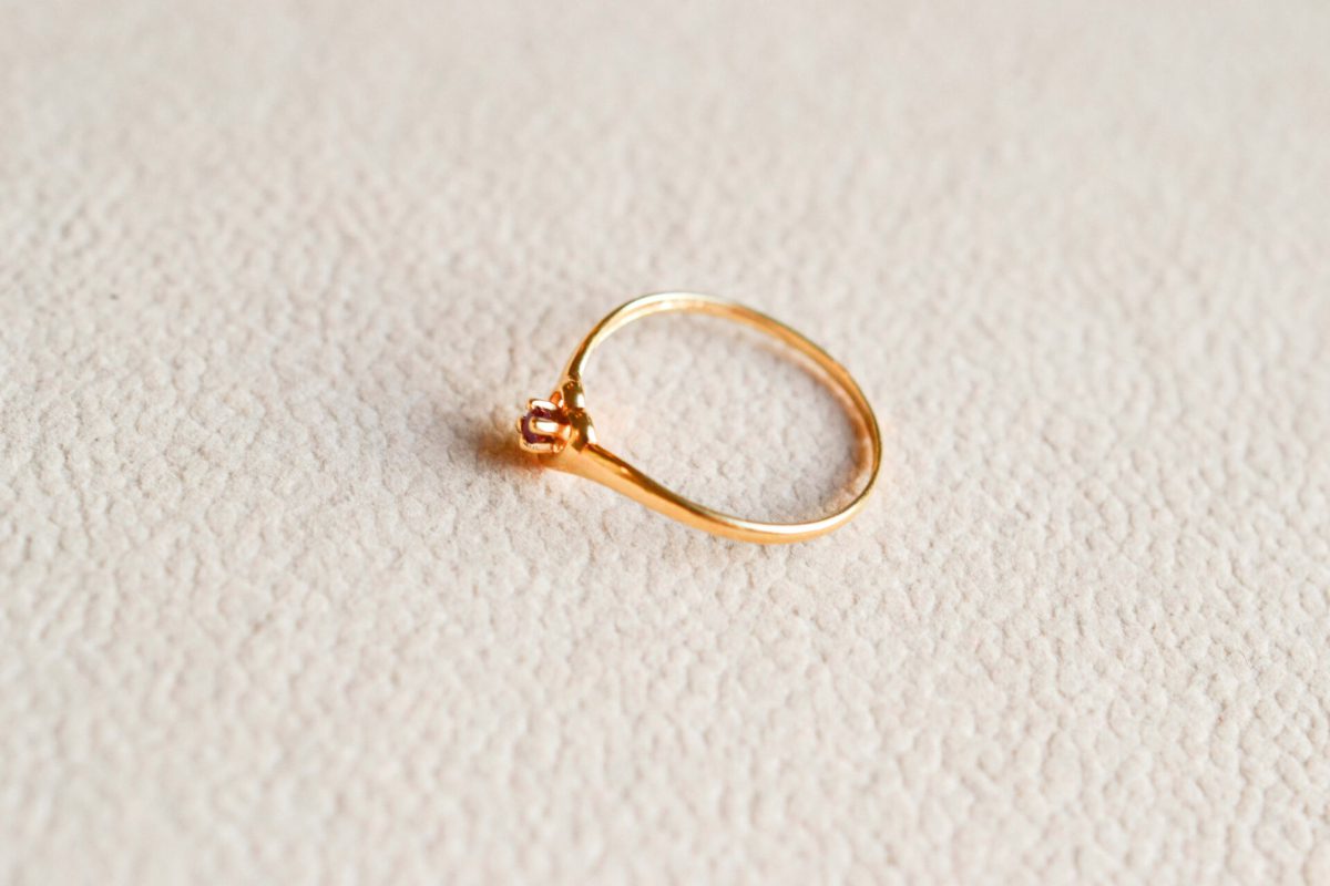 Bague Rubis et cœur ajouré