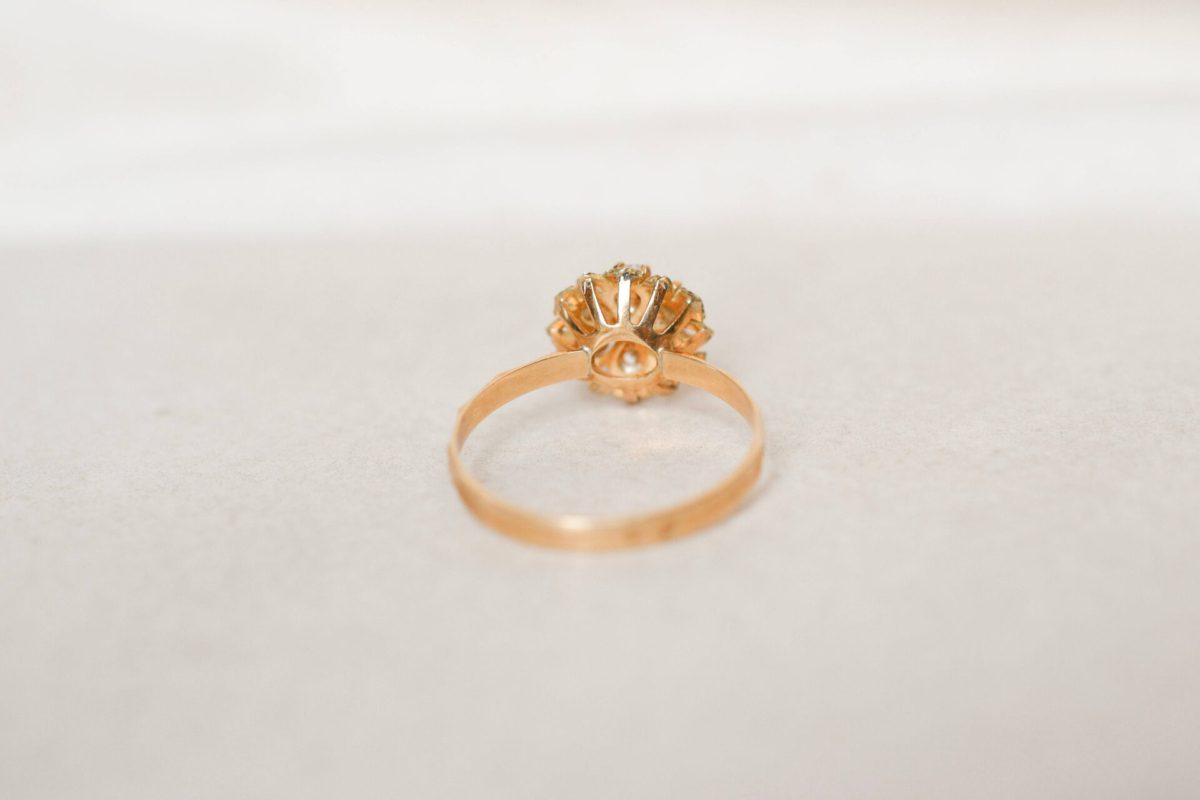 Bague Fleur Vintage 7 pierres blanches