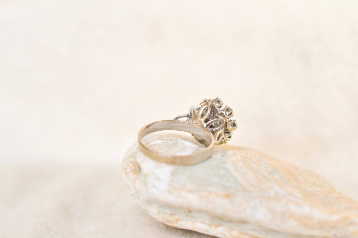 Bague fleur Or blanc et Diamants